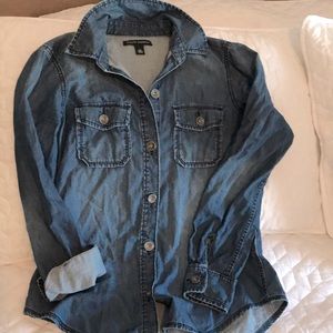 Banana Republic Chambray Utility Shirt, size XS. Great Used Condition.